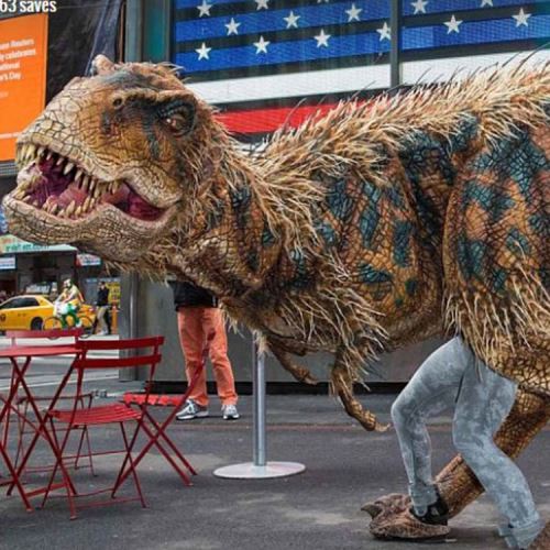 Fato de dinossauro para criança